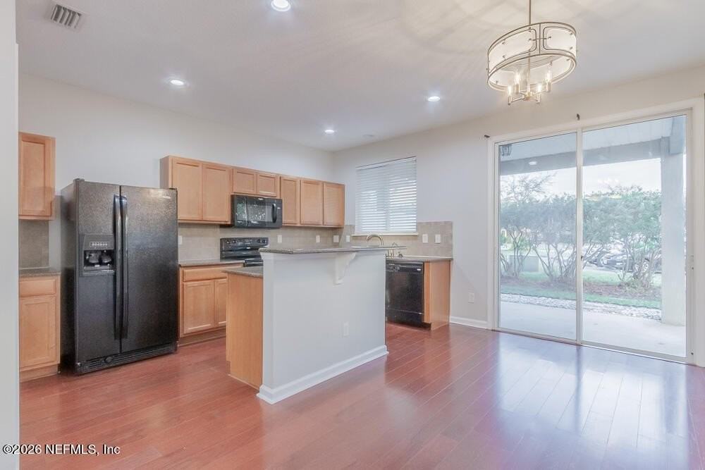 2307 Sunset Bluff Dr - Photo 4 of 33