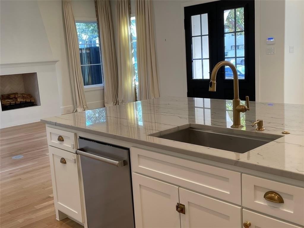 4544 Westway Ave - Photo 4 of 17