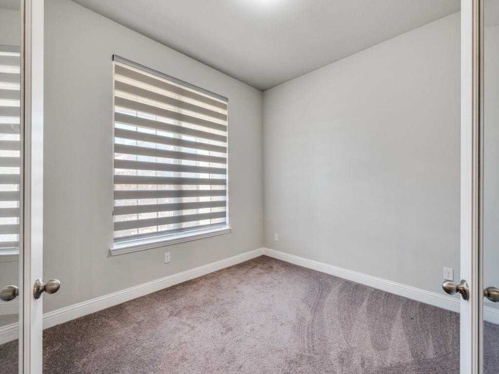 1922 Renwick Dr - Photo 2 of 14