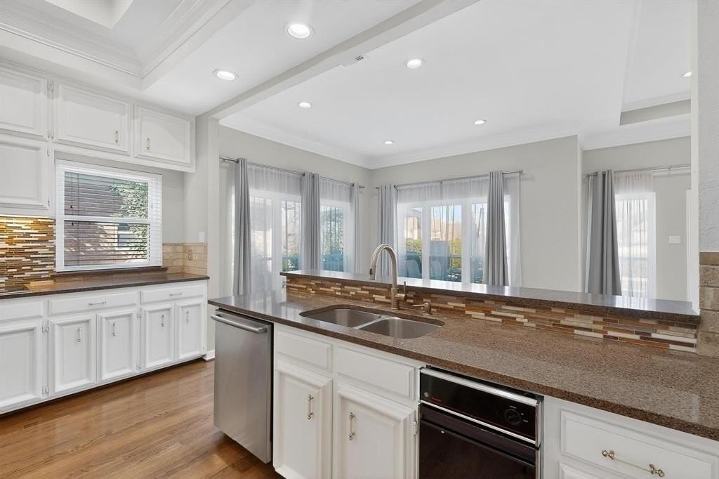 2648 Brookside Dr - Photo 6 of 34