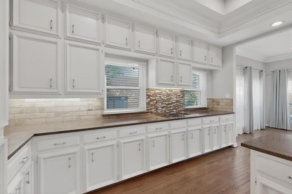 2648 Brookside Dr - Photo 7 of 34