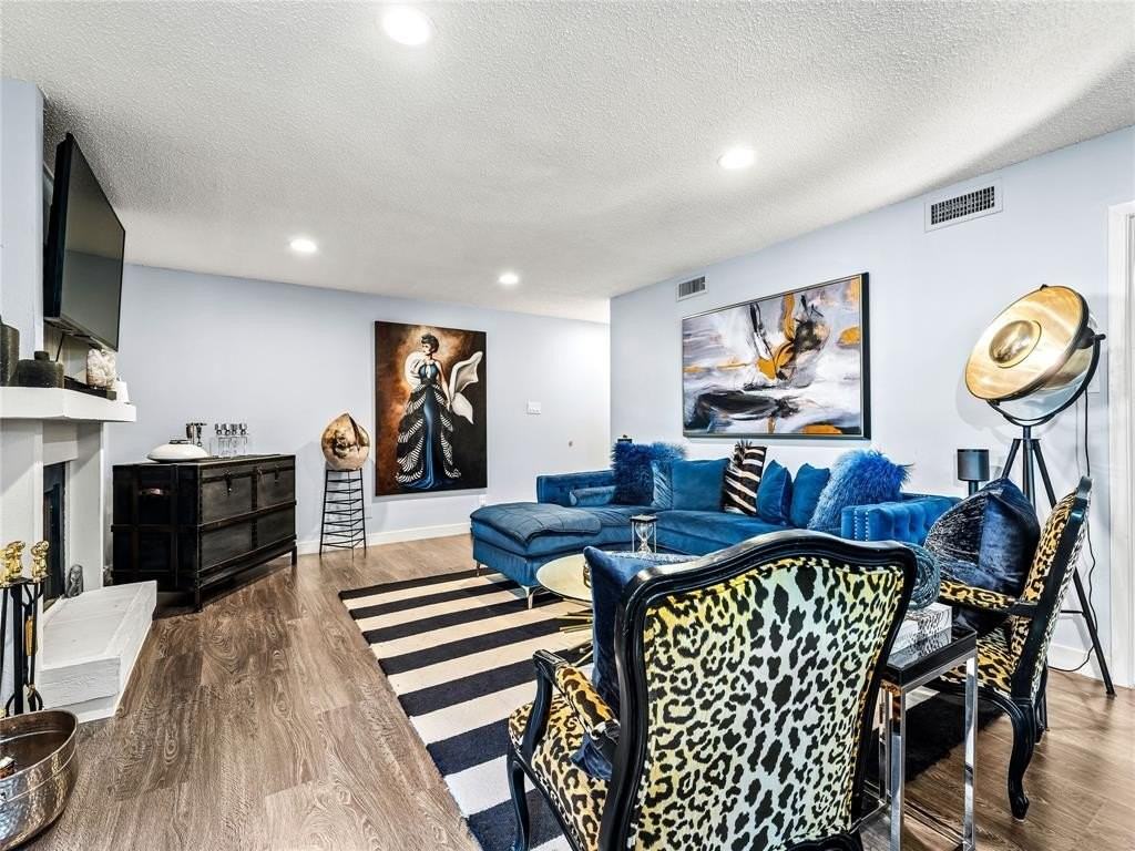 5132 Amesbury Dr #105 - Photo 3 of 22