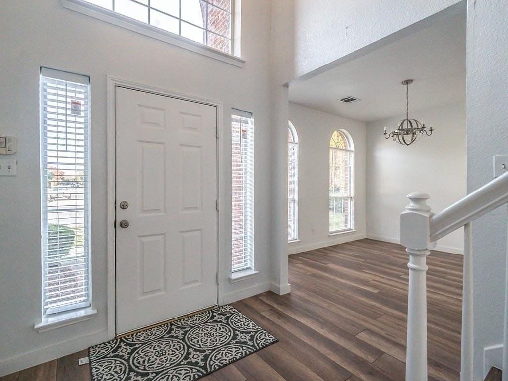 10417 Forrest Dr - Photo 2 of 30