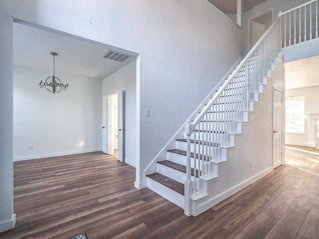 10417 Forrest Dr - Photo 3 of 30