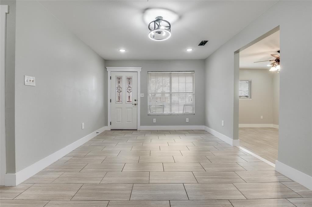 1326 Johns Ave - Photo 4 of 25