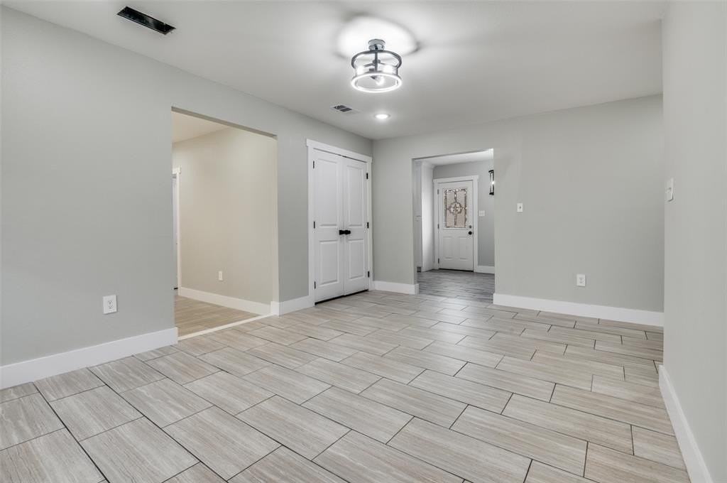 1326 Johns Ave - Photo 7 of 25