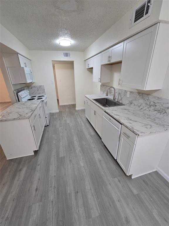 1402 Frio Ln - Photo 5 of 11