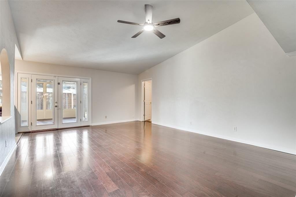 5602 Magnolia Ln - Photo 3 of 24