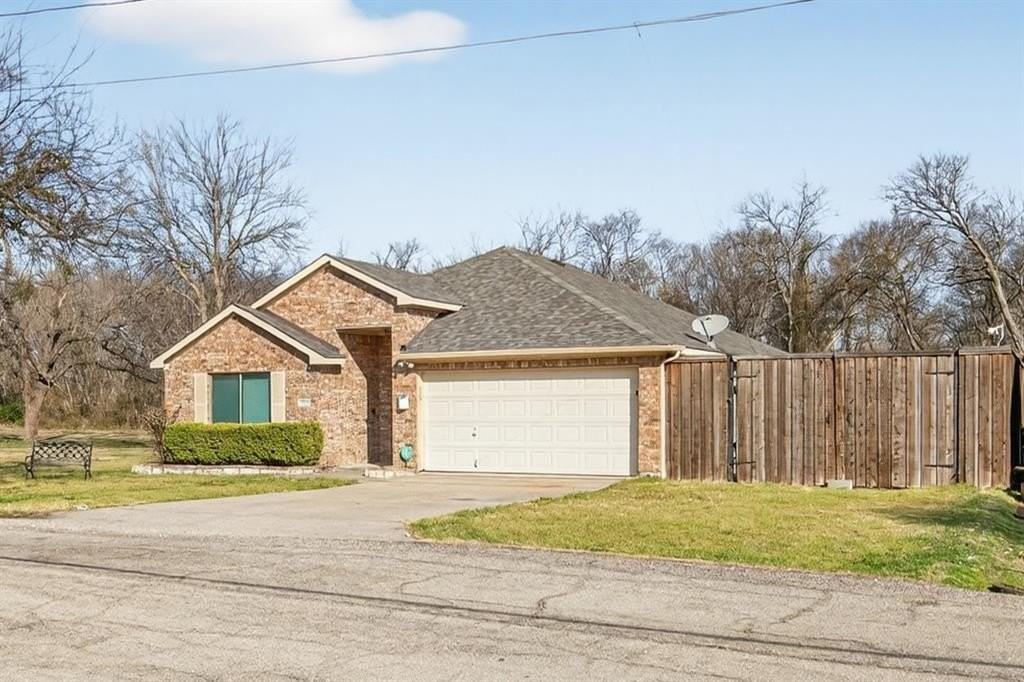 1425 Anthony St - Photo 4 of 25