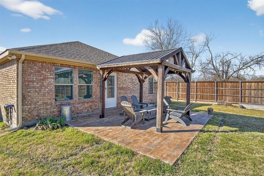 1425 Anthony St - Photo 6 of 25