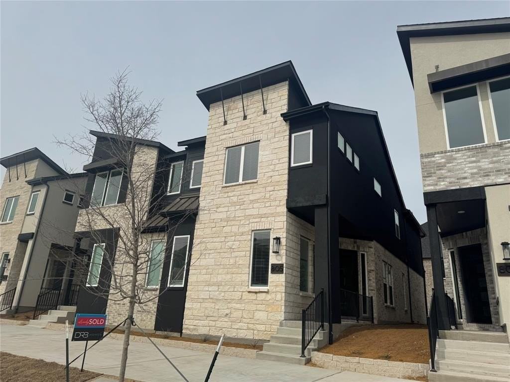 805 Meadowcrest Dr - Photo 2 of 27