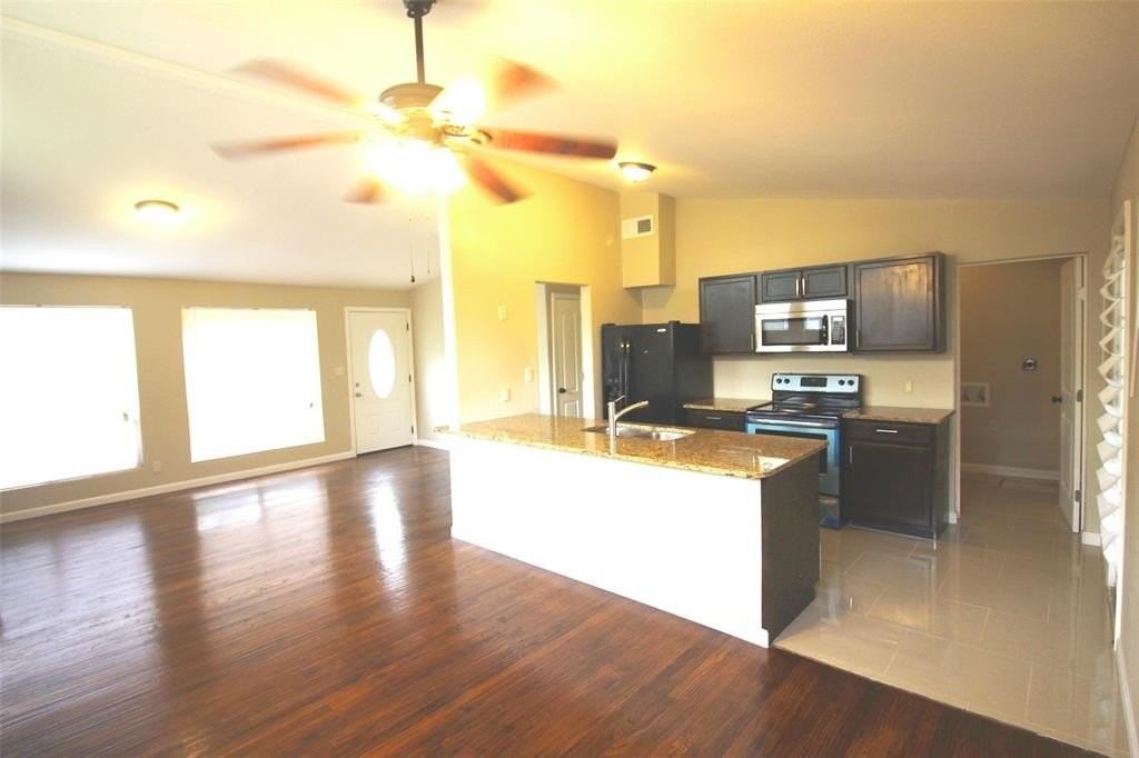 149 Hedgerow Ln - Photo 2 of 14