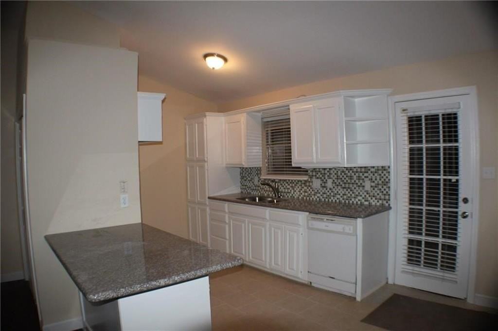 1130 Meriwood Dr - Photo 3 of 9