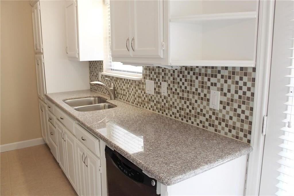 1130 Meriwood Dr - Photo 4 of 9