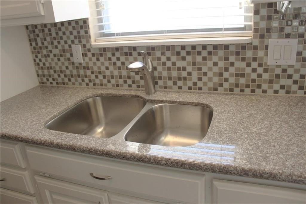 1130 Meriwood Dr - Photo 5 of 9