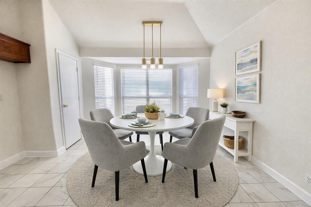 6515 Fairglen Dr - Photo 6 of 16