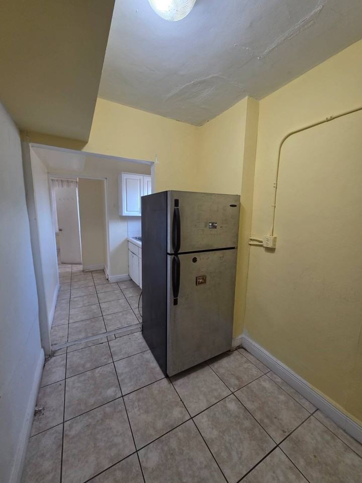 655 Sw 19th Rd #2 - Photo 4 of 5