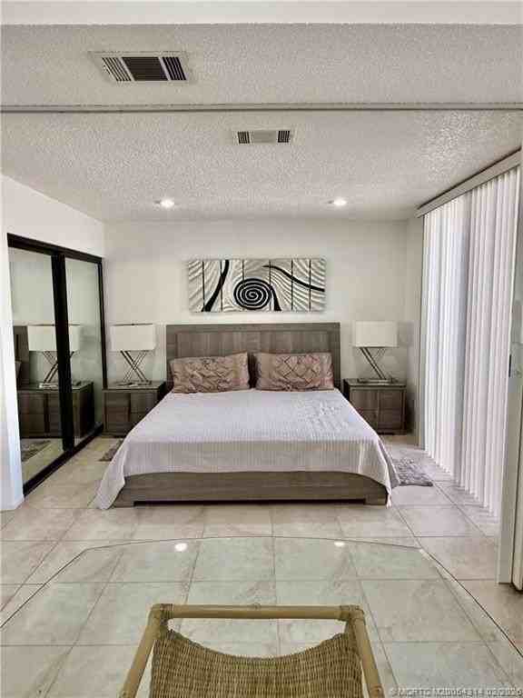 3304 Se Morningside Blvd - Photo 3 of 16