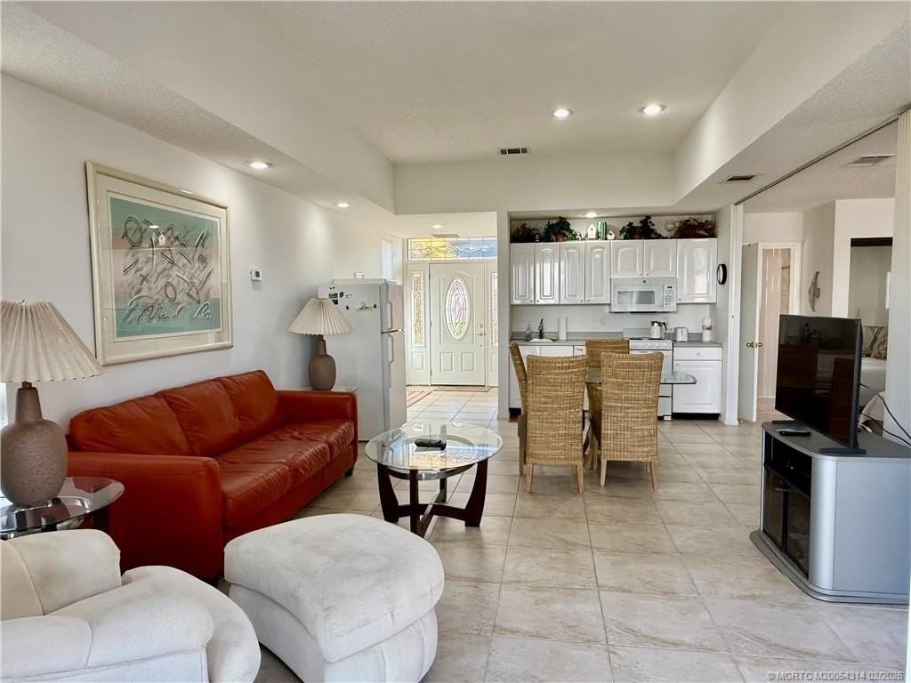 3304 Se Morningside Blvd - Photo 7 of 16