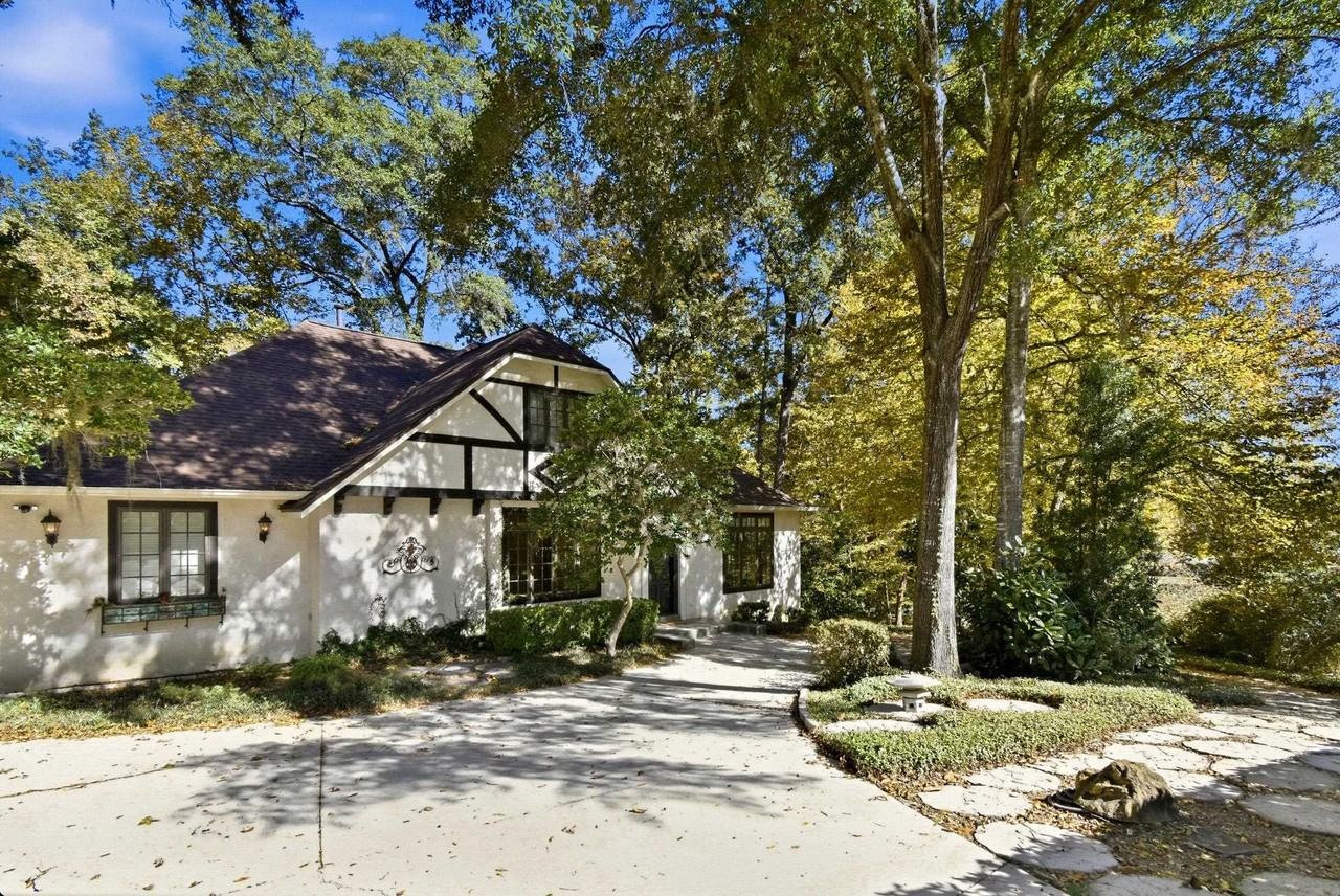 2492 Elfinwing Ln - Photo 2 of 13