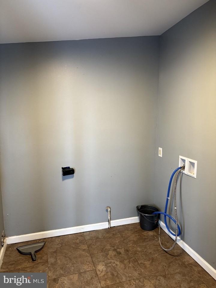 1435 Edgmont Ave - Photo 7 of 14