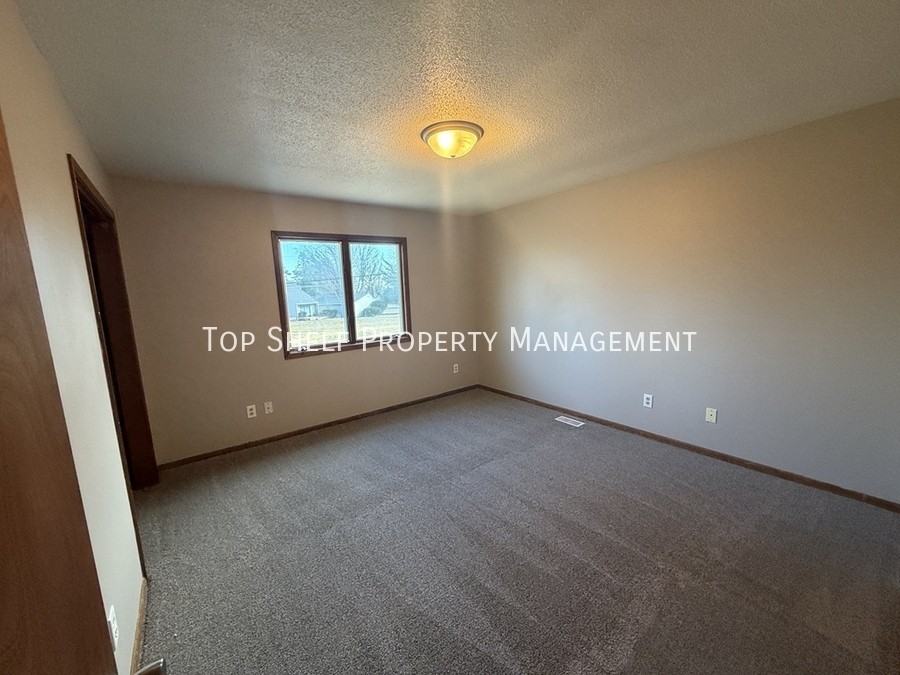 2616 Beverly Dr - Photo 6 of 16