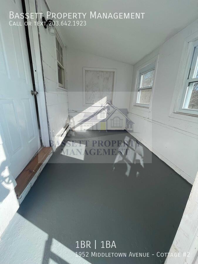 1952 Middletown Ave - Photo 4 of 18