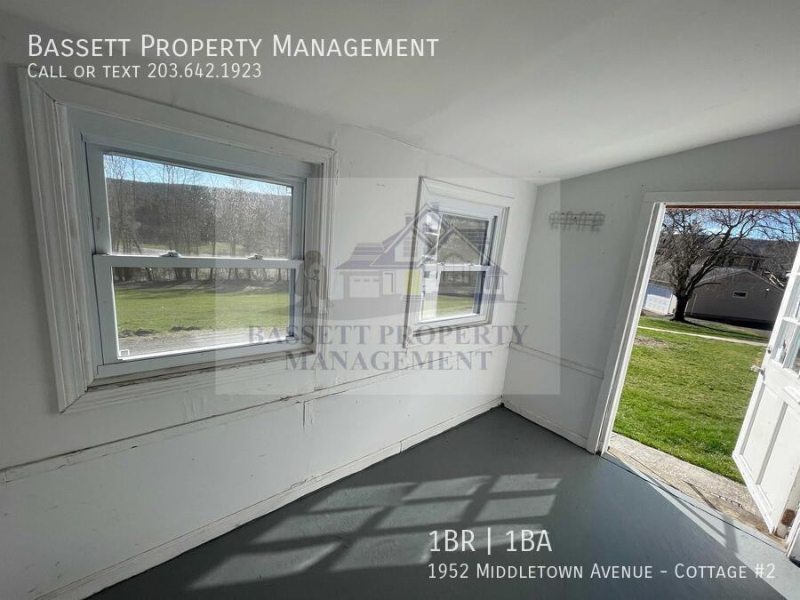 1952 Middletown Ave - Photo 5 of 18