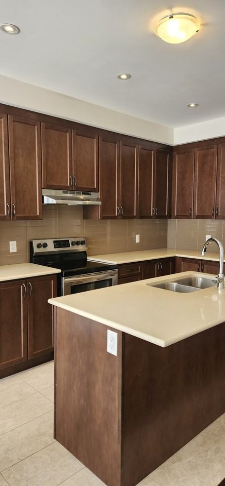 39 Folgate Cres - Photo 2 of 50