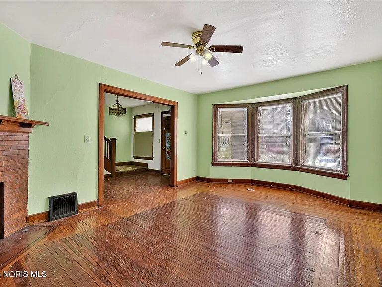 3209 Kimball Ave - Photo 4 of 13