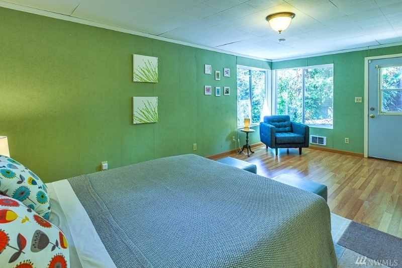 1107 Ne 155th St - Photo 6 of 11