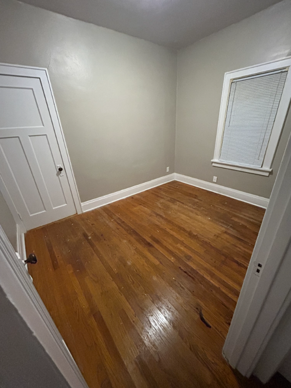 3238 Ridgeway Ave - Photo 4 of 11