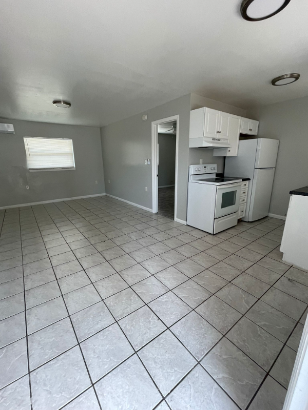 1100 Neptune Dr #1124 - Photo 6 of 8