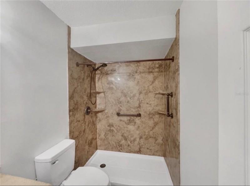 2841 Central Dr - Photo 3 of 9