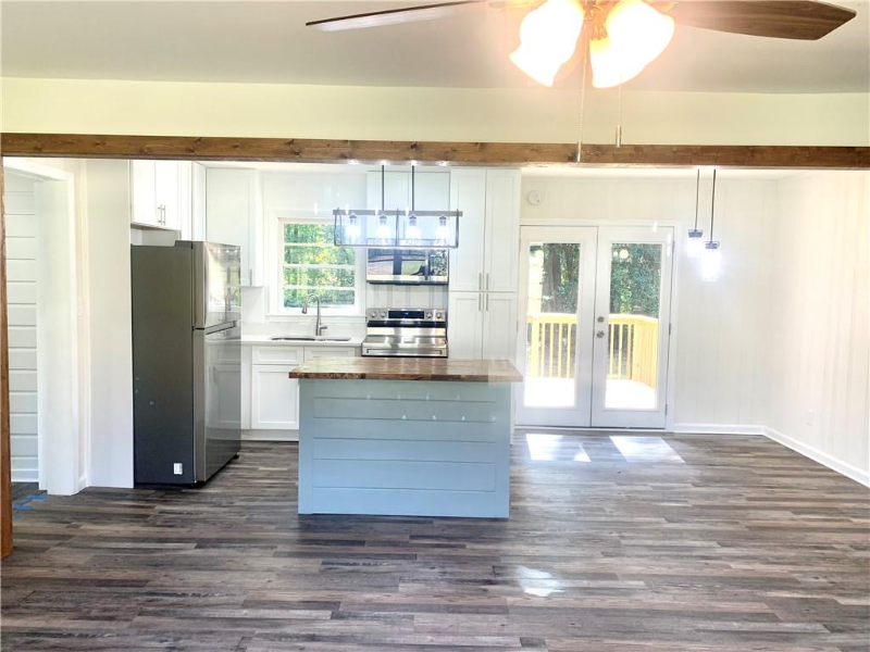 1760 Fairview Cir - Photo 2 of 15