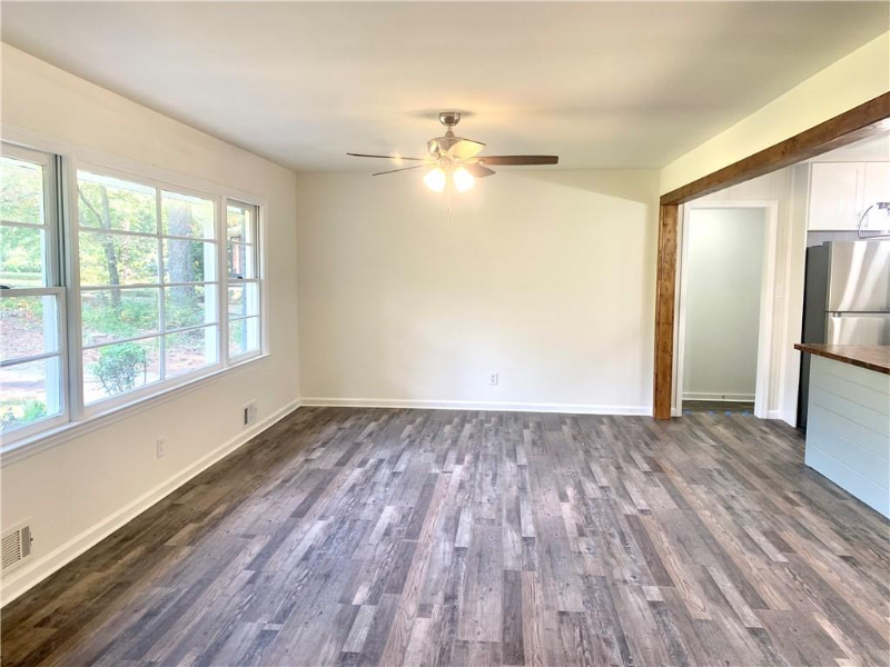 1760 Fairview Cir - Photo 5 of 15