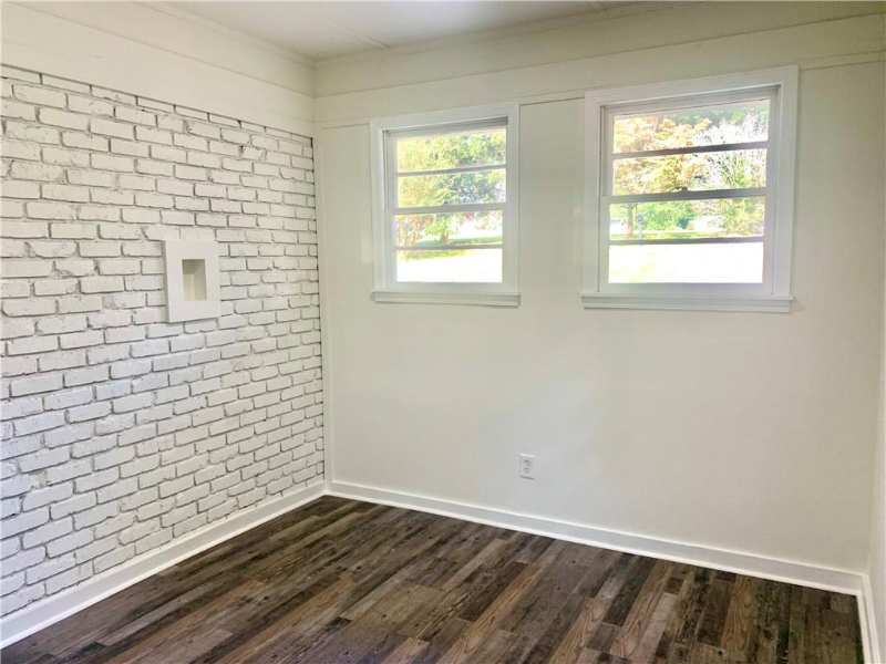 1760 Fairview Cir - Photo 6 of 15