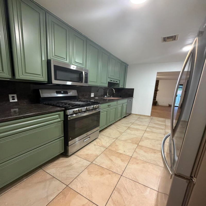 3635 Nassau Dr - Photo 2 of 8