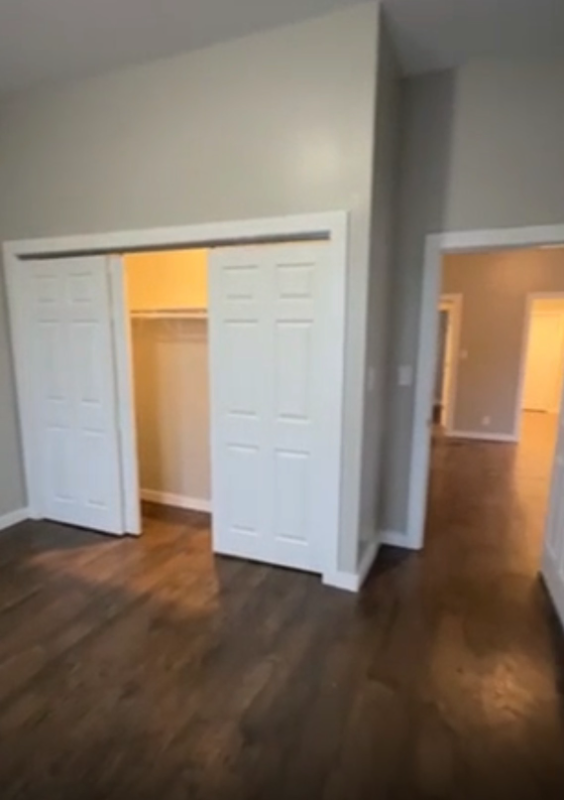 820 S Hackley St - Photo 6 of 7