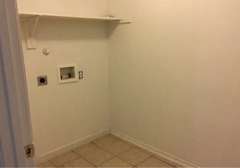 7557 Oak Chase - Photo 7 of 9