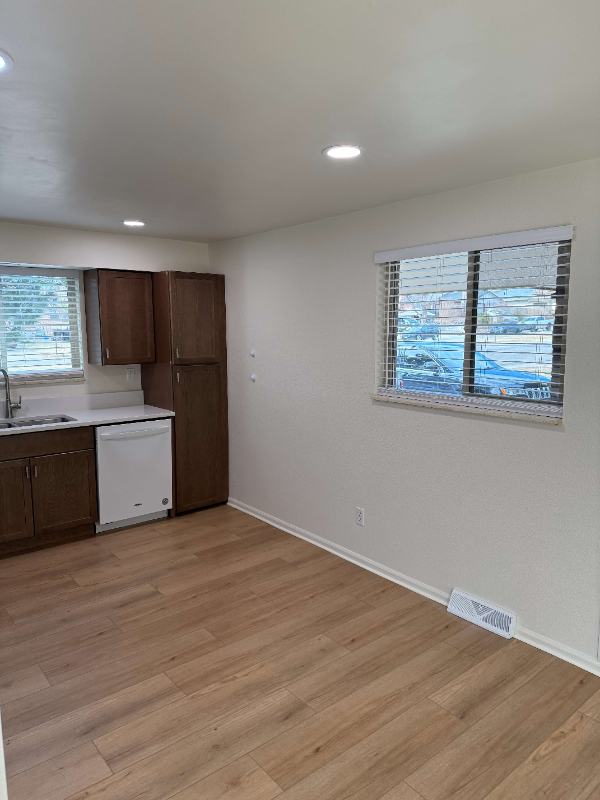 5868 Newcombe Ct - Photo 3 of 20