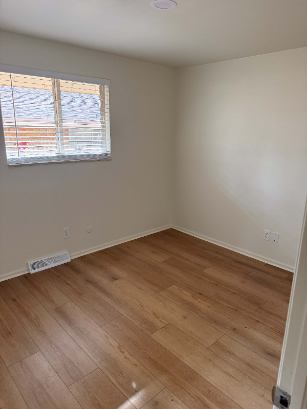 5868 Newcombe Ct - Photo 7 of 20