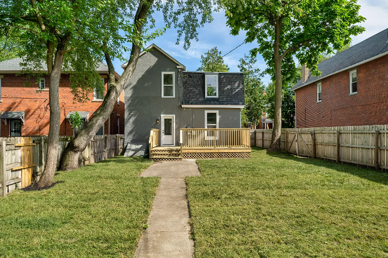 473 E Sycamore St - Photo 2 of 23