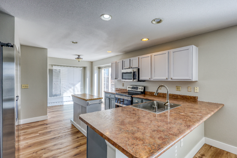 6645 Fonder Dr - Photo 6 of 20