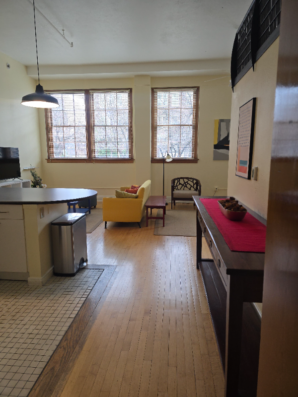 100 Broadway Blvd Ne #105 - Photo 2 of 10