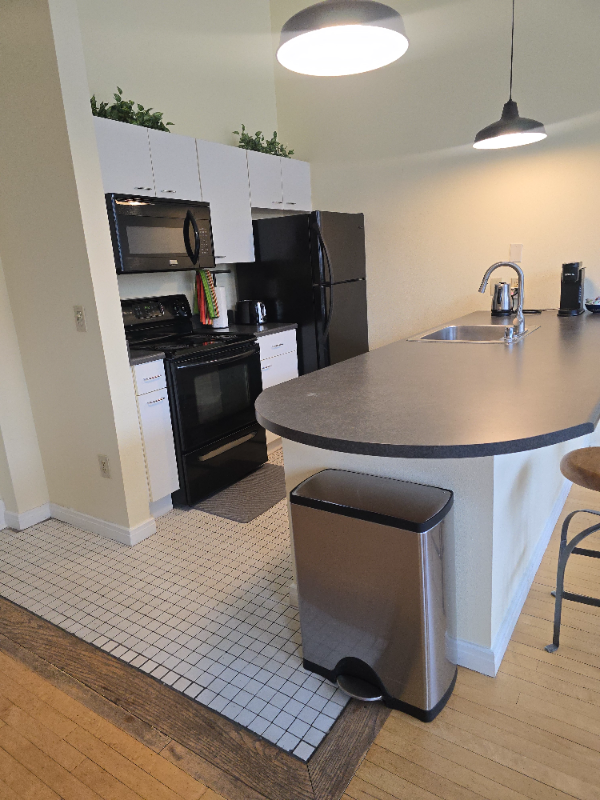 100 Broadway Blvd Ne #105 - Photo 5 of 10