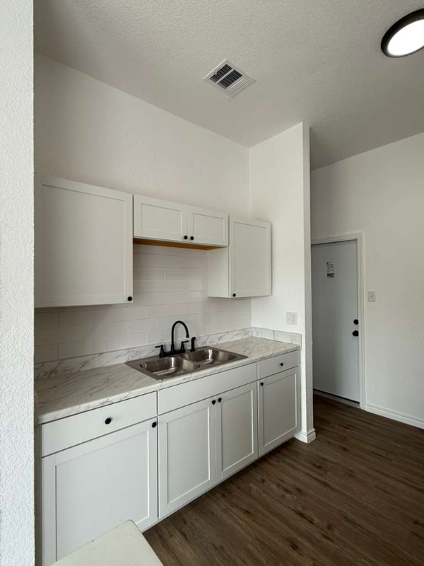 8750 Shallow Ridge Dr - Photo 5 of 19