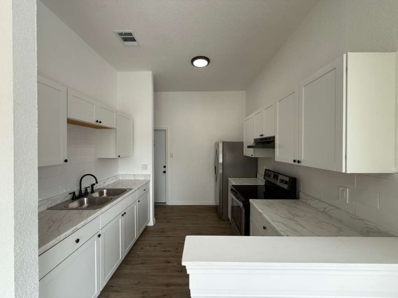 8750 Shallow Ridge Dr - Photo 6 of 19