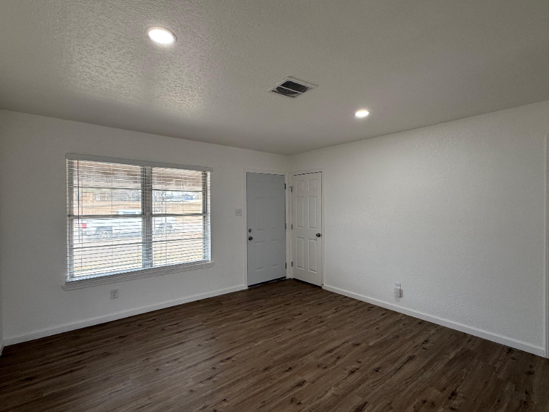 4410 Moana Dr - Photo 6 of 18