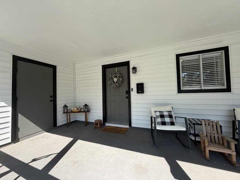 611 16th Ave S - Photo 2 of 19